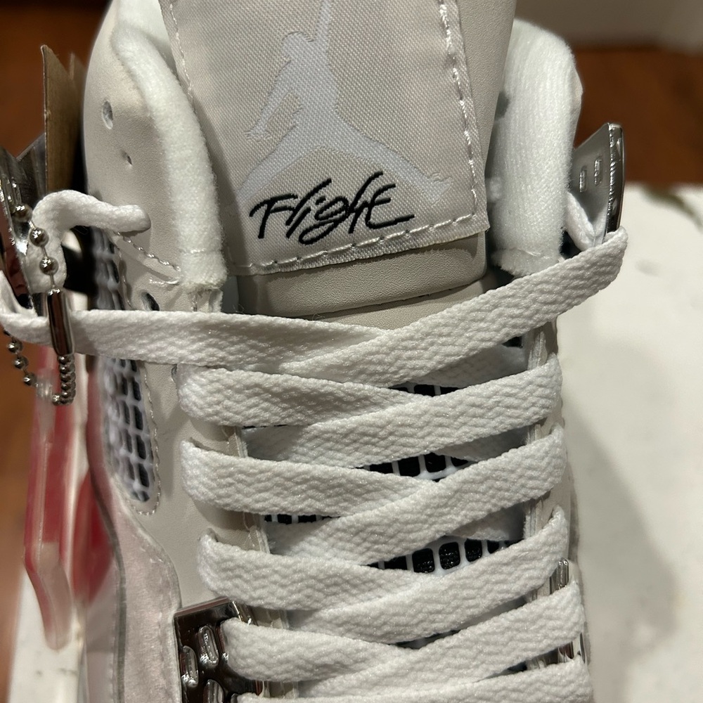 Nike Air Jordan 4 Retro - Picture 7 of 8